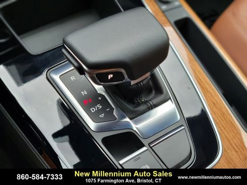 Used 2025 Audi Q5 2.0T Premium w/ Convenience Plus Package image 23