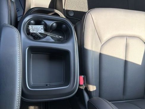 New 2026 Chrysler Pacifica Select image 30