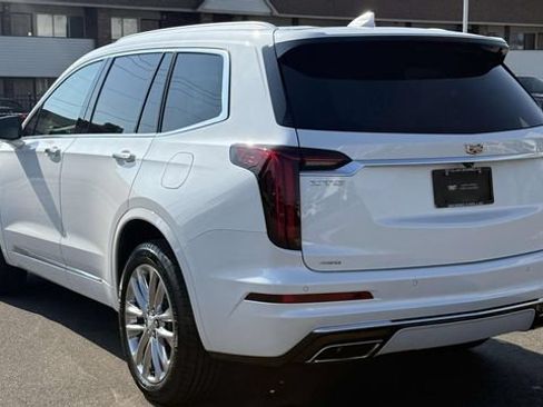 Used 2024 Cadillac XT6 Premium Luxury AWD/4WD image 8