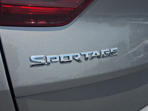 Used 2020 Kia Sportage LX AWD/4WD image 30