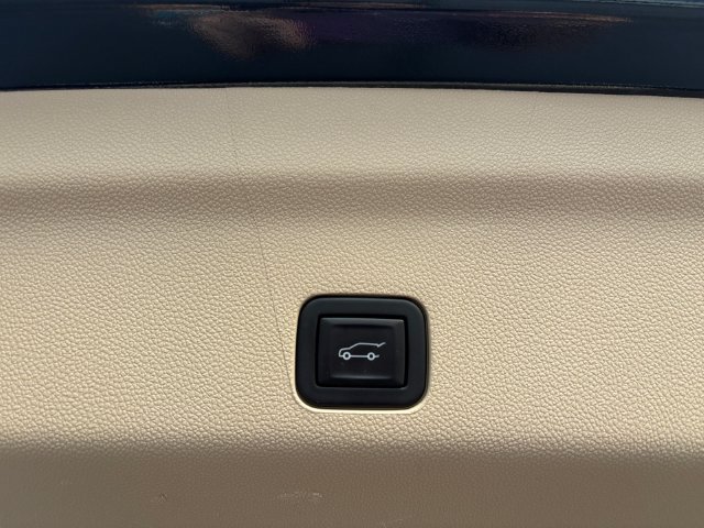 Certified 2024 Cadillac Escalade Premium Luxury w/ LPO, Floor Liner Package AWD/4WD image 18