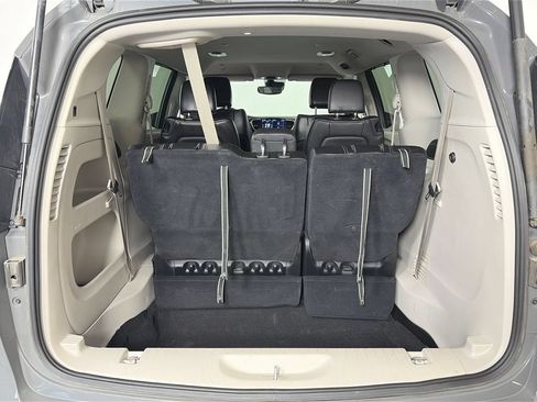 Used 2023 Chrysler Pacifica Touring-L FWD image 26
