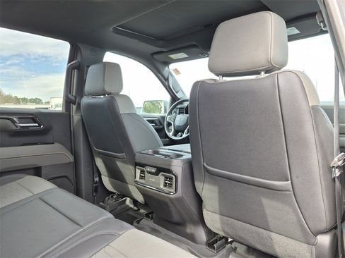 Used 2024 Chevrolet Silverado 1500 ZR2 w/ Technology Package image 18