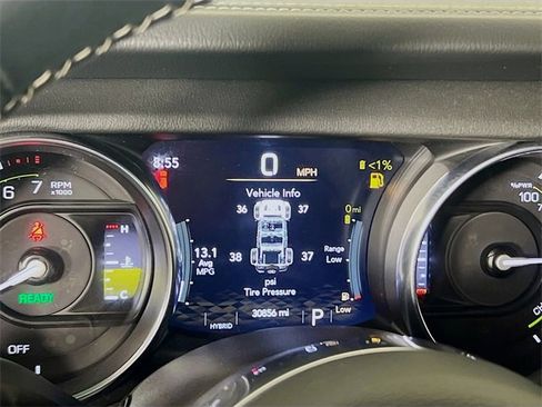 Used 2022 Jeep Wrangler Unlimited Sahara image 11