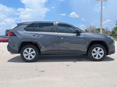Used 2024 Toyota RAV4 LE FWD image 3