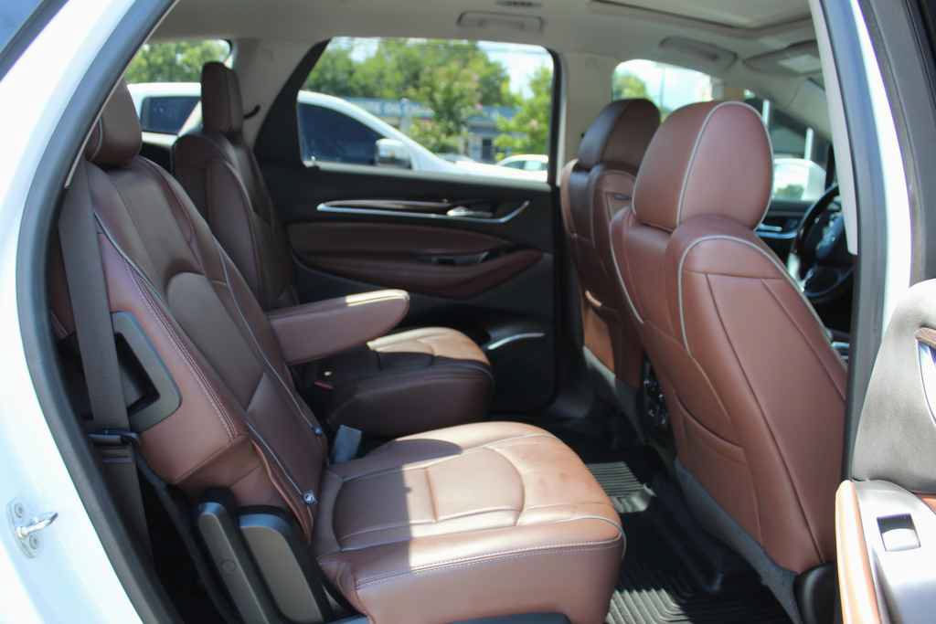 Used 2018 Buick Enclave Avenir w/ Avenir Technology Package FWD image 29