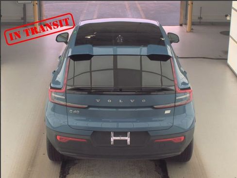 Used 2023 Volvo C40 P8 Recharge Ultimate w/ Protection Package Premier image 21