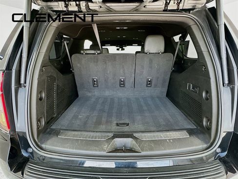 Used 2022 Chevrolet Suburban Z71 image 11