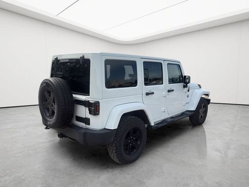 Used 2012 Jeep Wrangler Unlimited Sahara AWD/4WD image 4