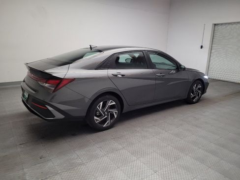 Used 2025 Hyundai Elantra Sport FWD image 10