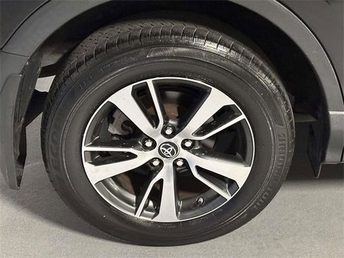 Used 2018 Toyota RAV4 XLE image 11