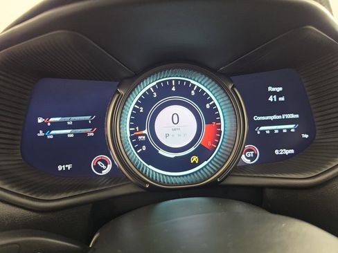 Used 2019 Aston Martin DB11 Coupe RWD image 15
