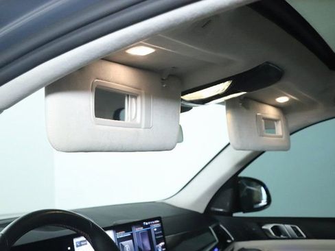 Used 2023 BMW X7 M60i image 27