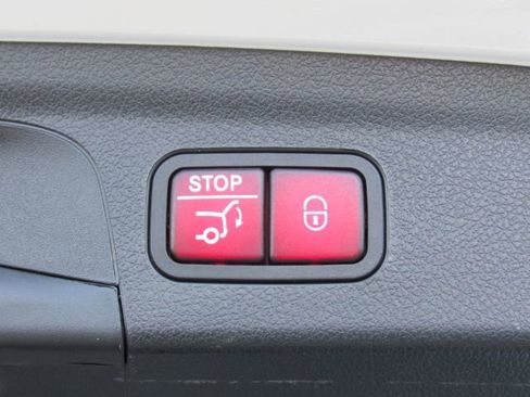 Used 2024 Mercedes-Benz GLE 450e 4MATIC image 29