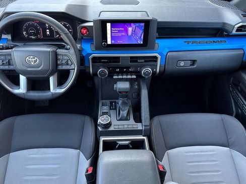 Used 2025 Toyota Tacoma TRD Off-Road AWD/4WD image 15