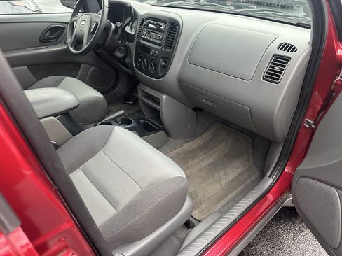 Used 2003 Ford Escape XLS image 19