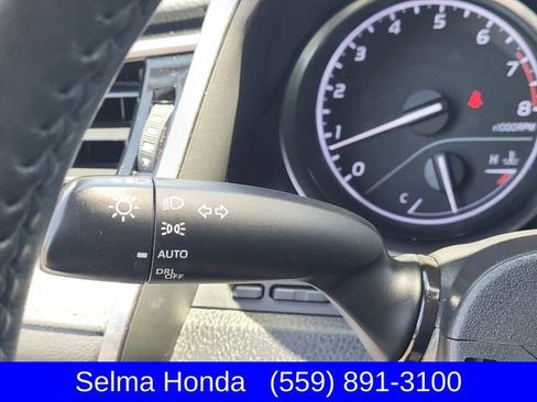 Used 2022 Toyota Camry SE w/ Carpet Mat Package (TMS) FWD image 14
