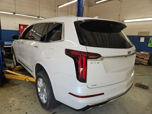 Used 2023 Cadillac XT6 Luxury AWD/4WD image 3