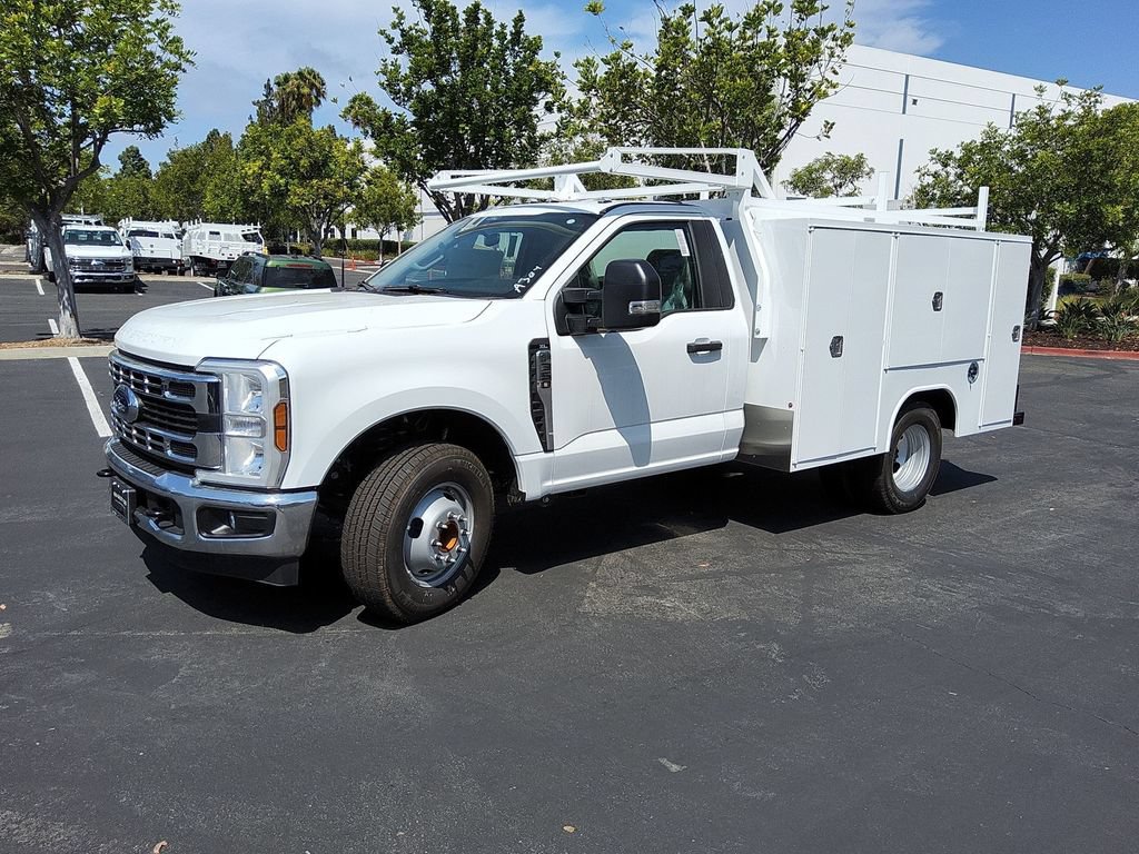 New 2026 Ford F350 XL w/ XL Chrome Package RWD image 3