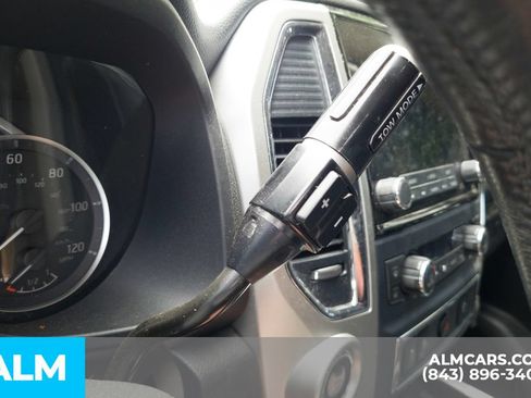 Used 2021 Nissan Titan SV w/ SV Convenience Package RWD image 15