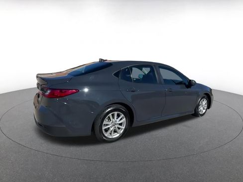 Used 2025 Toyota Camry LE image 12