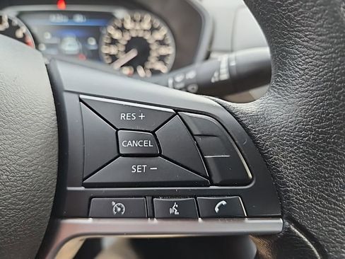 Used 2024 Nissan Altima 2.5 SV image 14