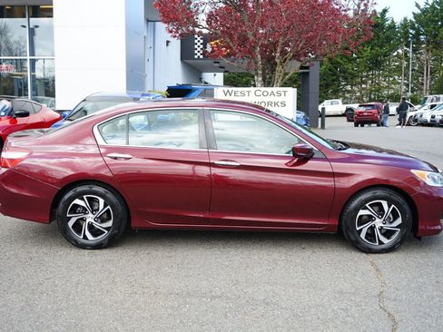 Used 2017 Honda Accord LX image 6