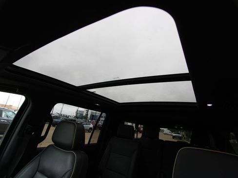 Used 2021 GMC Yukon XL SLT AWD/4WD image 12