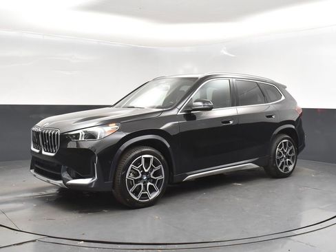 Used 2025 BMW X1 xDrive28i image 3