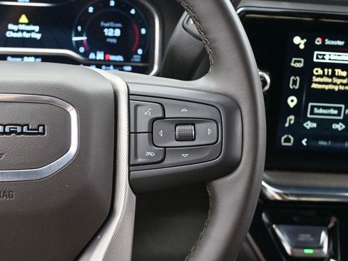 Used 2024 GMC Sierra 2500 Denali w/ Denali Reserve Package AWD/4WD image 16