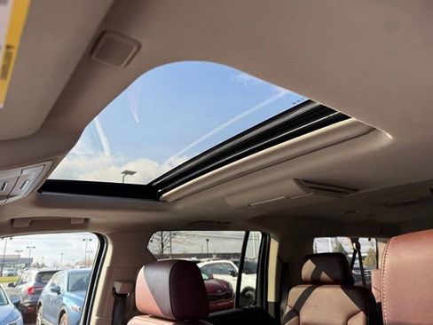 Used 2019 Chevrolet Suburban Premier image 19
