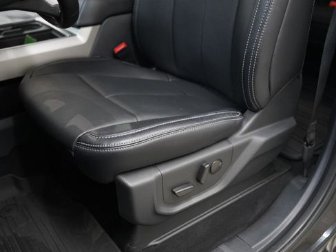 Used 2022 Ford F350 Lariat w/ Lariat Value Package image 27