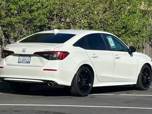 Used 2024 Honda Civic Sport image 3