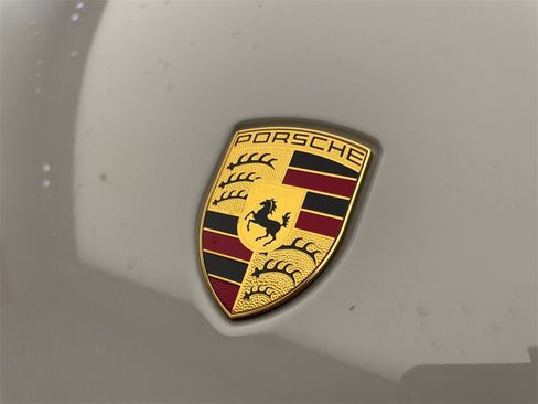 Used 2025 Porsche Macan image 21