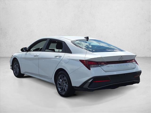 Used 2024 Hyundai Elantra SEL FWD image 8
