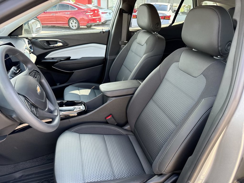 Used 2026 Chevrolet Trax LT FWD image 21