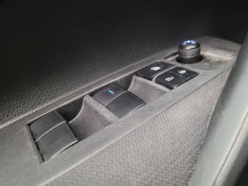 Used 2022 Toyota Corolla LE FWD image 27