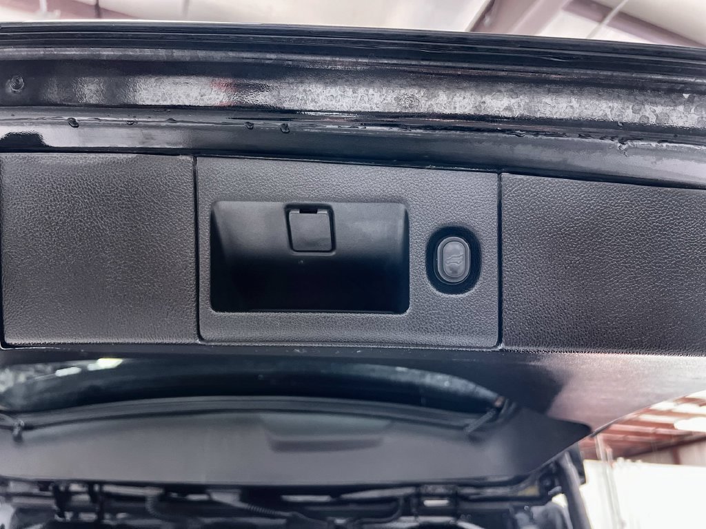 Used 2019 Cadillac Escalade Luxury RWD image 28