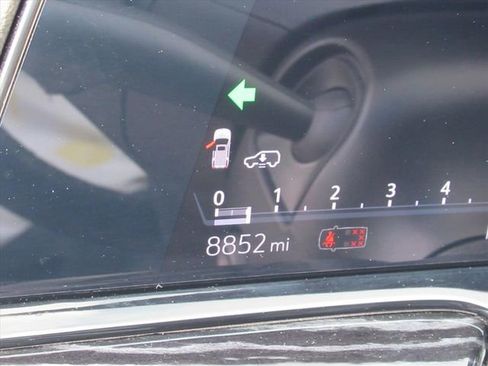 Used 2022 Cadillac Escalade ESV Sport w/ Touring Package image 28