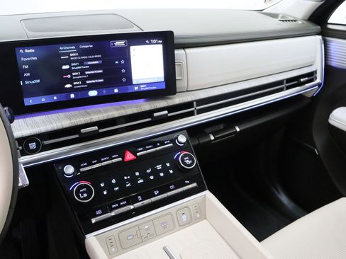 Used 2025 Hyundai Santa Fe Calligraphy image 16