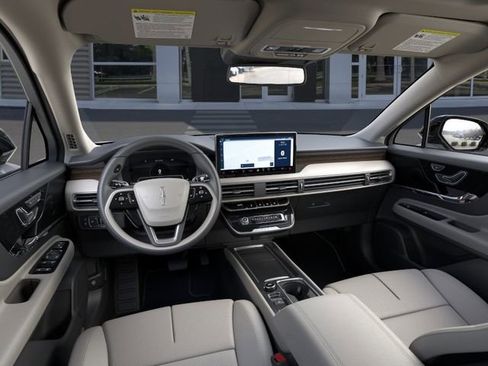 New 2026 Lincoln Corsair Grand Touring w/ Jet Appearance Package AWD/4WD image 9