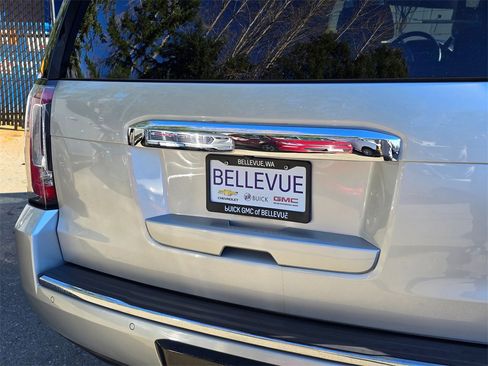 Used 2015 GMC Yukon Denali w/ Open Road Package image 46