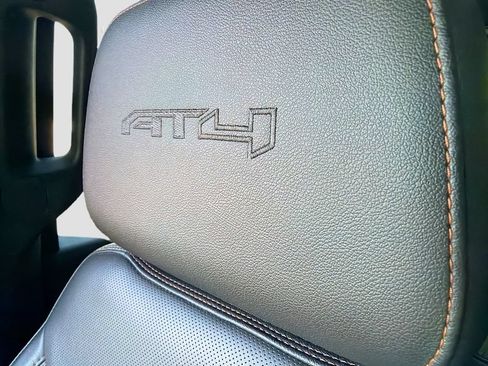 Used 2020 GMC Sierra 2500 AT4 w/ AT4 Premium Package AWD/4WD image 10