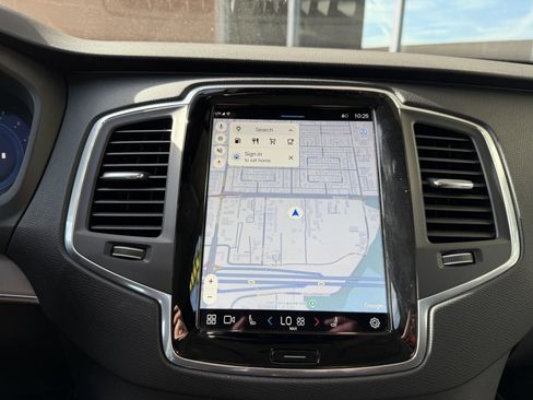 Used 2025 Volvo XC90 B5 Core image 20