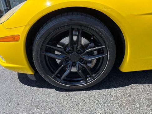 Used 2005 Chevrolet Corvette Coupe RWD image 27