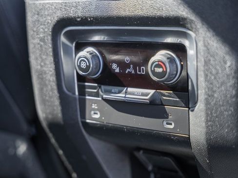 Used 2023 Chevrolet Suburban RST image 34