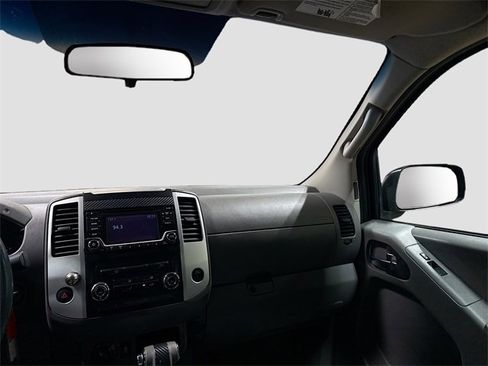 Used 2016 Nissan Frontier SV image 21