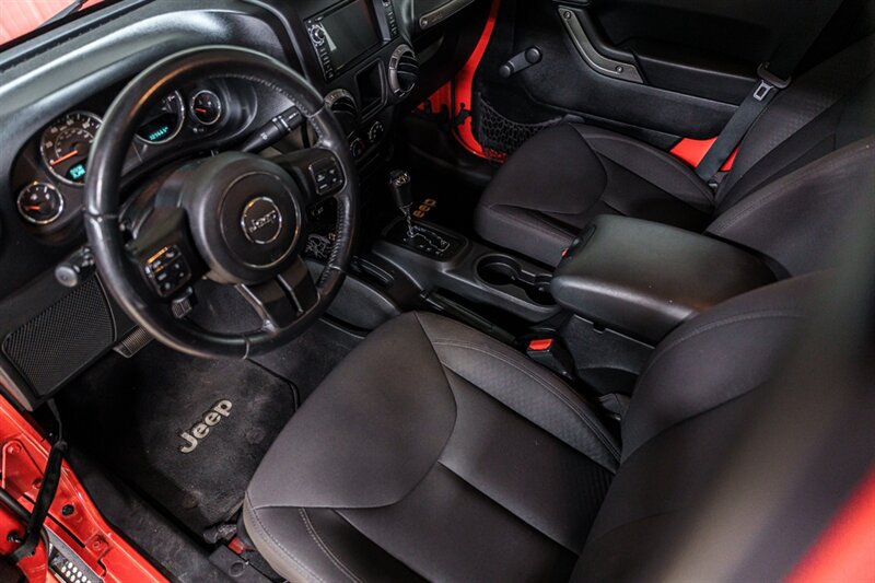 Used 2015 Jeep Wrangler Unlimited Sport w/ Connectivity Group AWD/4WD image 9