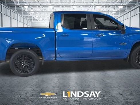 Used 2023 Chevrolet Silverado 1500 RST image 2