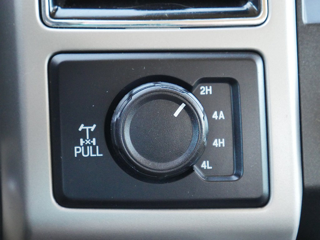 Used 2018 Ford F150 Lariat w/ Equipment Group 502A Luxury AWD/4WD image 39